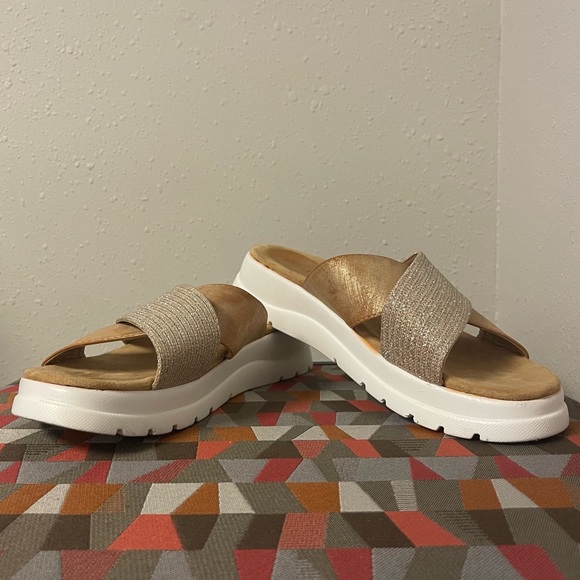 G.N.D. Crossover Platform Sandal - White Tan & Gold Tones - Size 10 - Picture 1 of 12